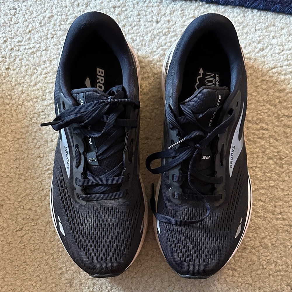Brooks Adrenaline GTS 23 men’s size 9 used